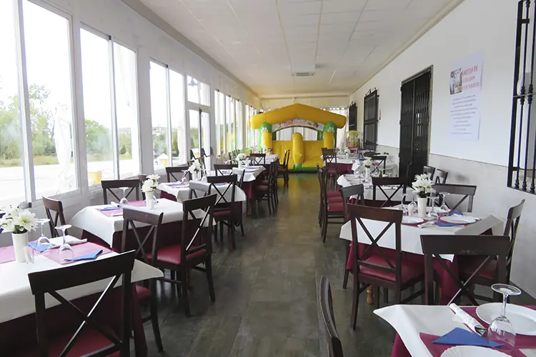 Salón exterior de Venta El Cortijuelo